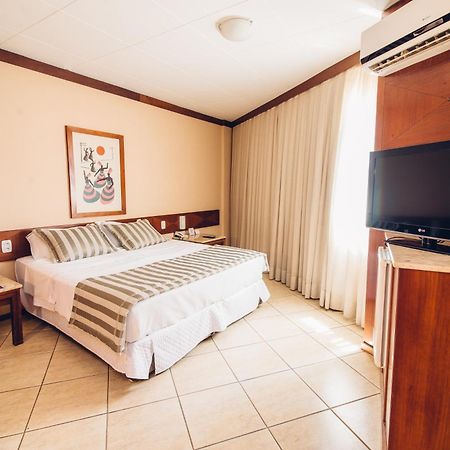 Hotel Crystal ロンドリーナ エクステリア 写真