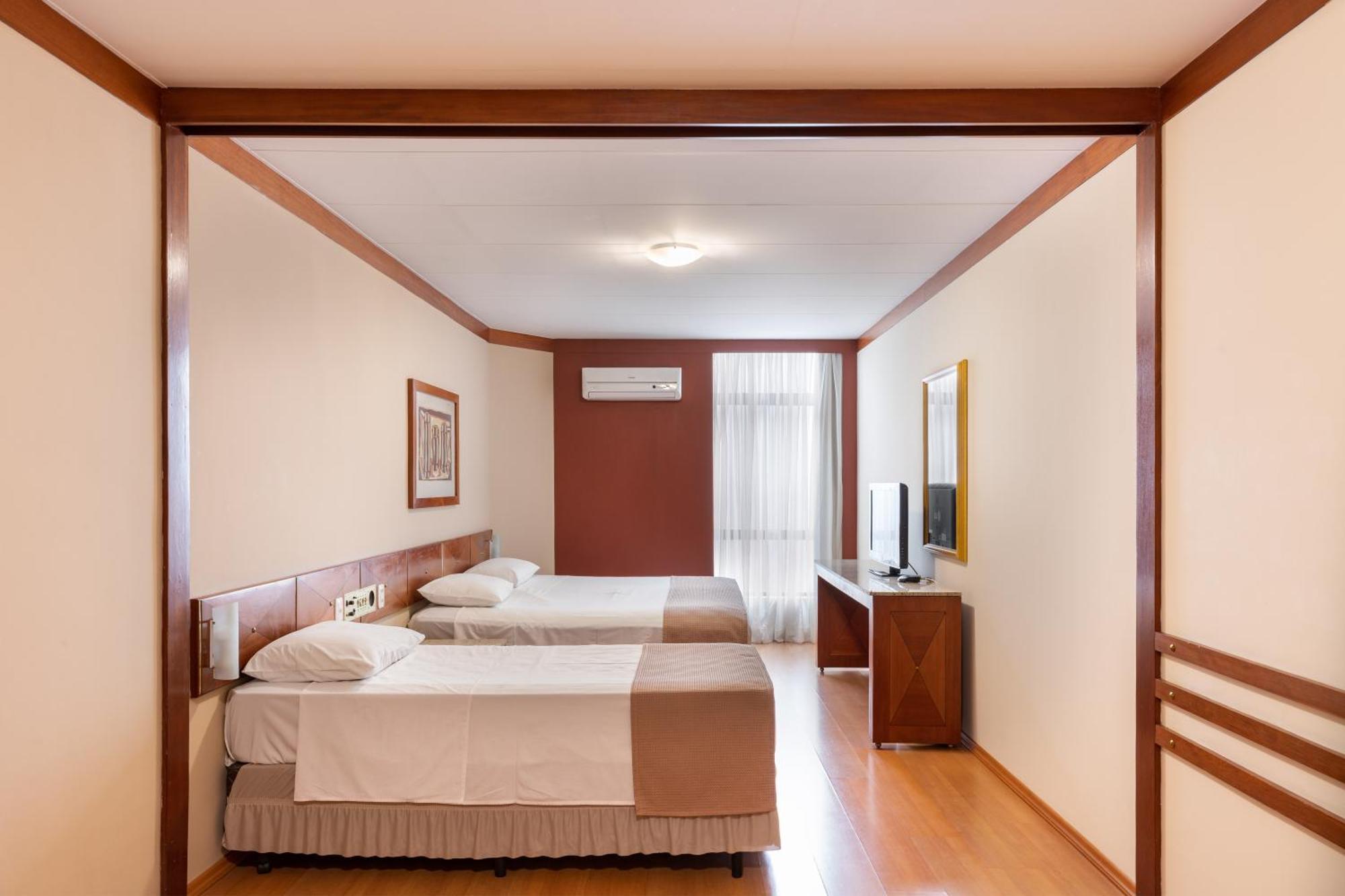 Hotel Crystal ロンドリーナ エクステリア 写真